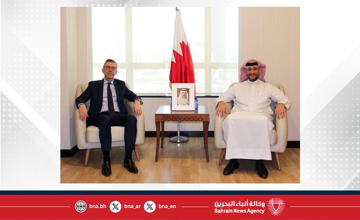 الرئيس التنفيذي لهيئة تنظيم سوق العمل يستقبل سفير الجمهورية الفرنسية لدى مملكة البحرين